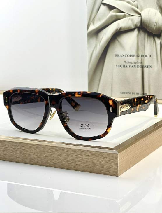 Picture of Dior Sunglasses _SKUfw76512999fw